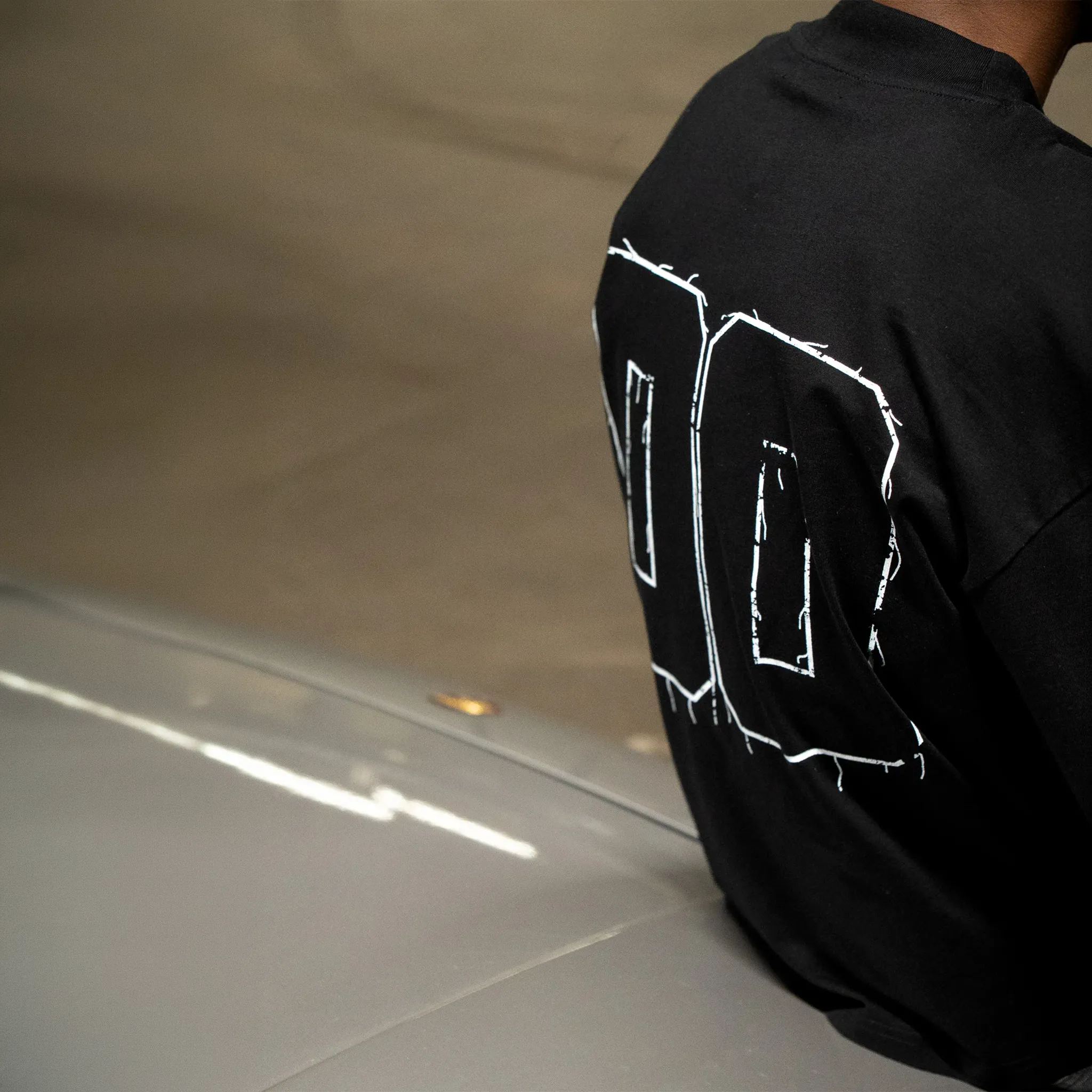 Detailed Back View of SIARR Chequered L/S Black T-Shirt
